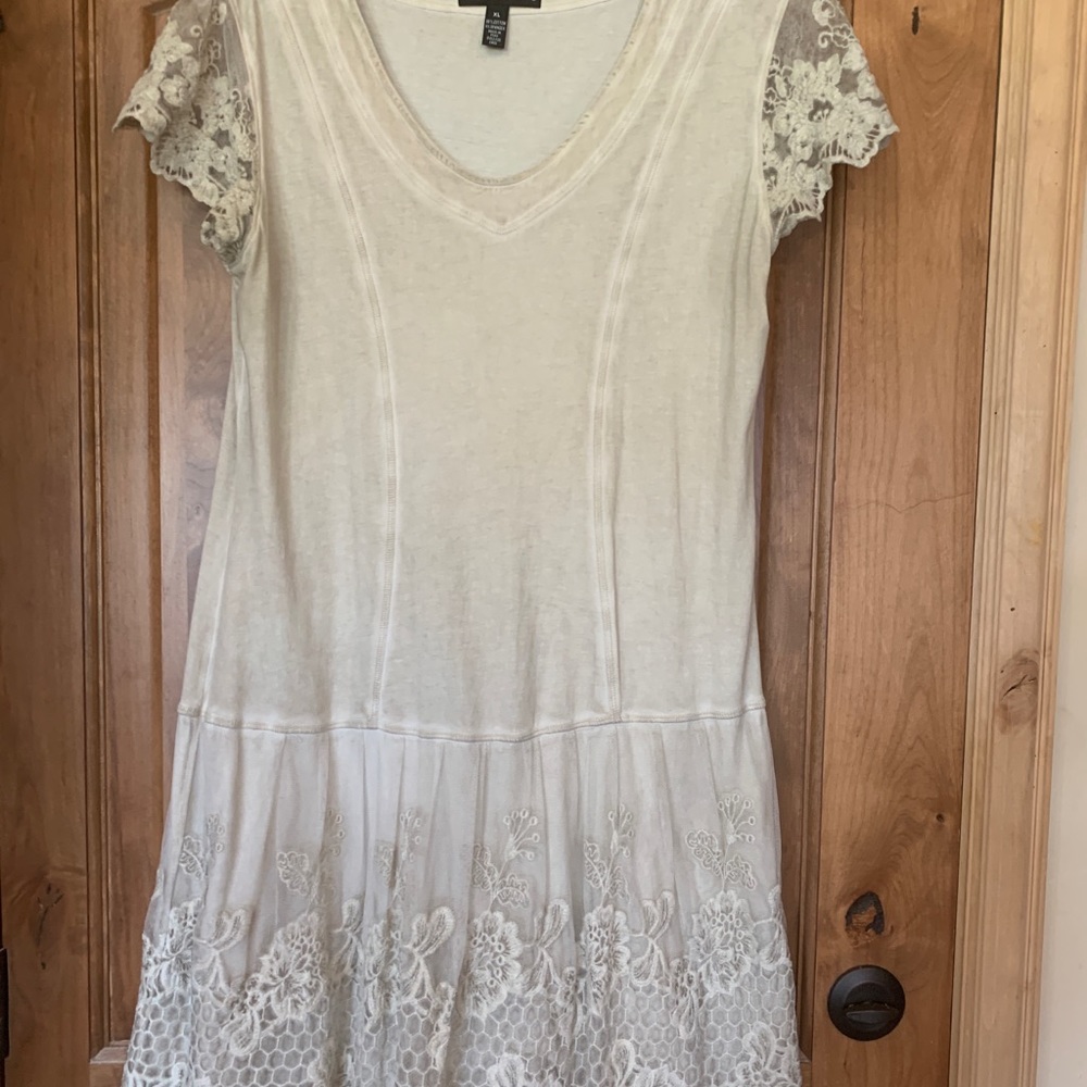 Cream knit dress with embroidery